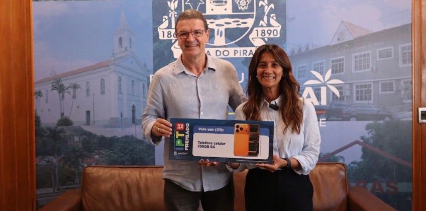 Prefeita Katia Miki faz entrega simbólica do primeiro IPTU Premiado de Barra do Piraí